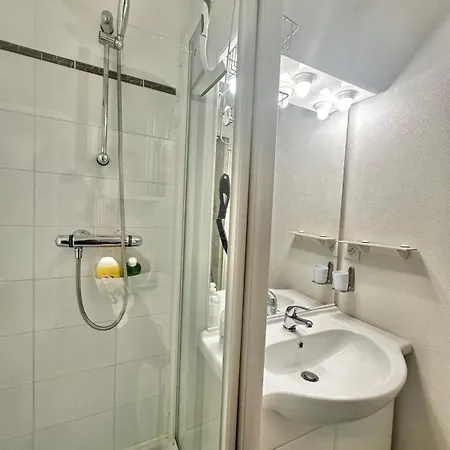 Orion - Charmante Petite Maison De 3 Pièces Avec Jardin Et Parking