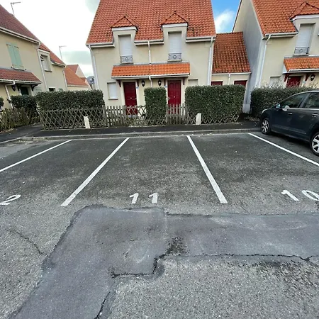 Orion - Charmante Petite Maison De 3 Pièces Avec Jardin Et Parking